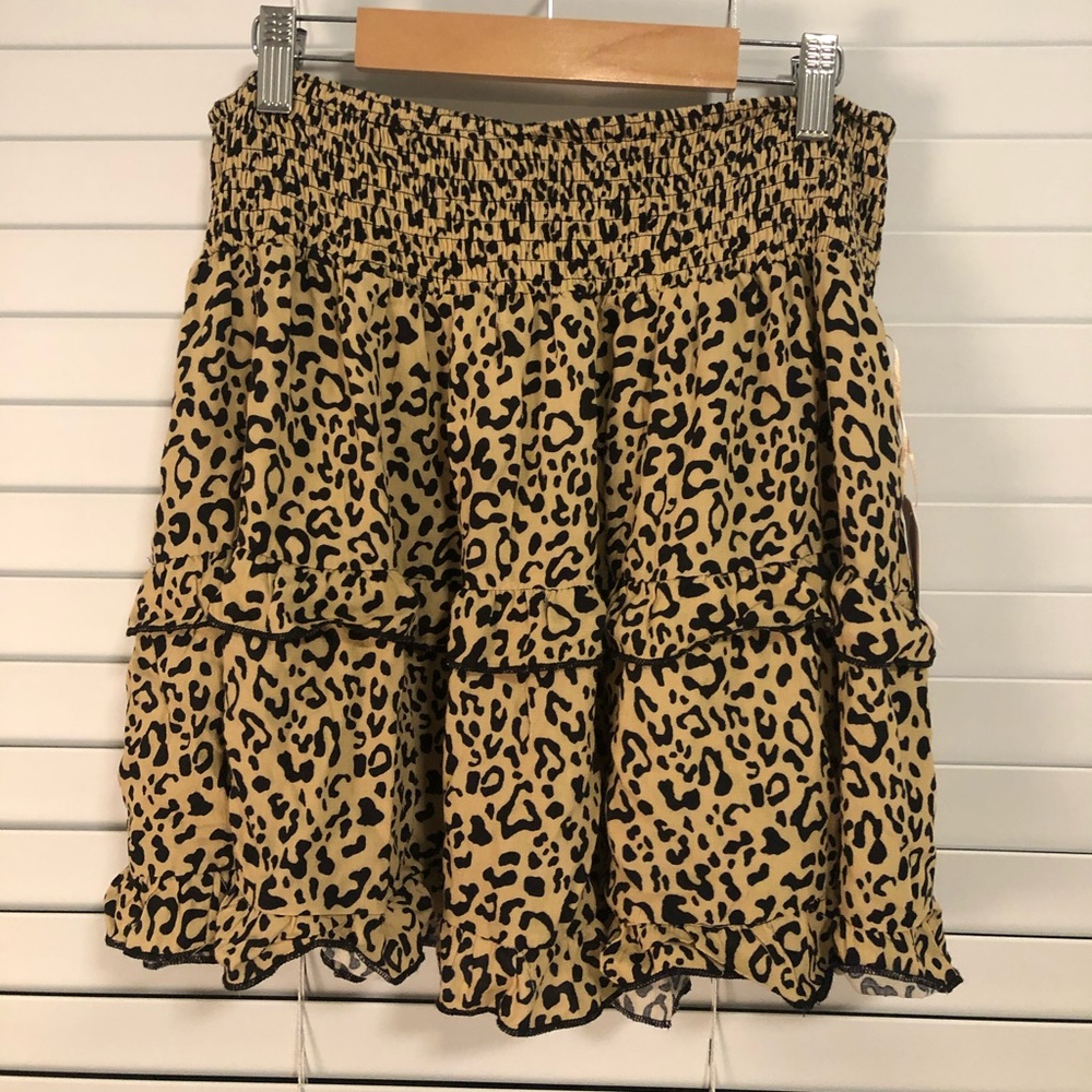 Flowy leopard mini skirt
